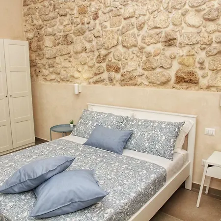 Essentia Rooms- Ortigia Holidays * Syracuse