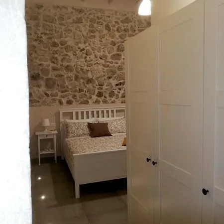 Essentia Rooms- Ortigia Holidays * Syracuse