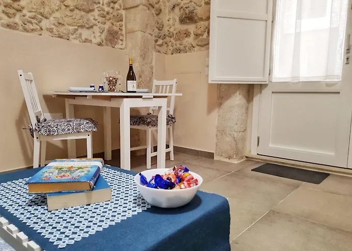 Essentia Rooms- Ortigia Holidays Apartment *