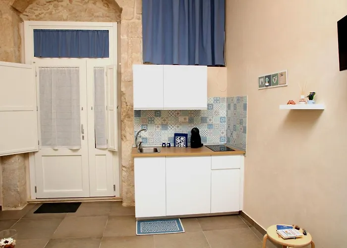 Essentia Rooms- Ortigia Holidays Apartment *