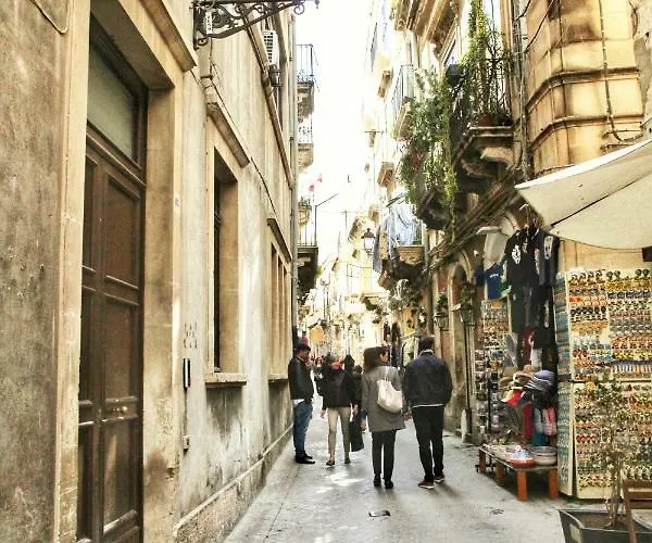 Essentia Rooms- Ortigia Holidays Apartment Syracuse