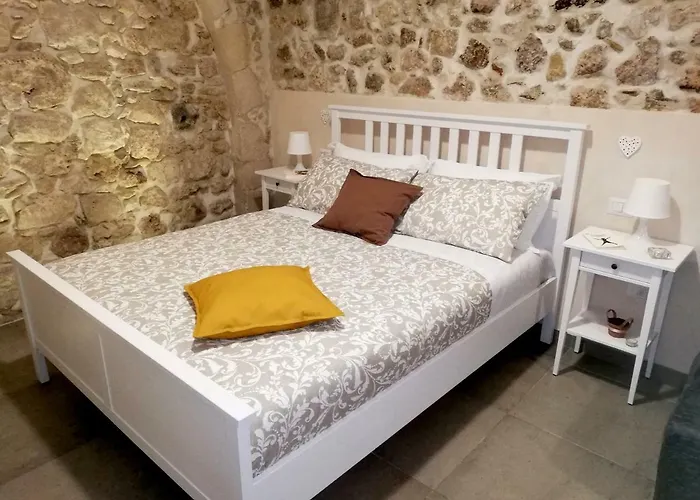 Essentia Rooms- Ortigia Holidays * Syracuse