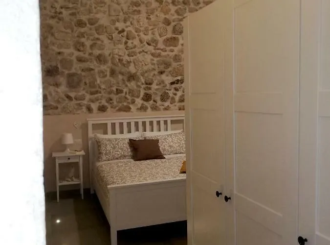 Essentia Rooms- Ortigia Holidays * Syracuse