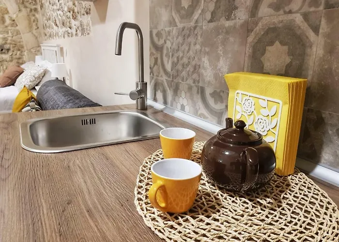 Essentia Rooms- Ortigia Holidays *